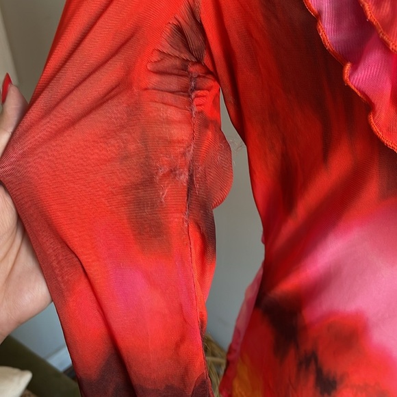 Fashion Nova Red Mesh Ruffled Women's Top Size 1X - Picture 2 of 8